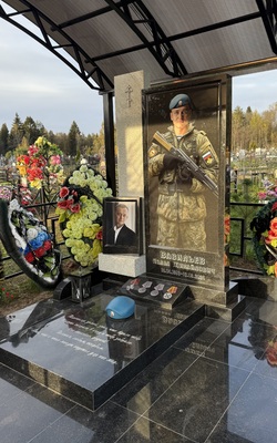Эксклюзивный памятник сложной формы