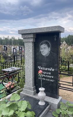 Эксклюзивный памятник сложной формы