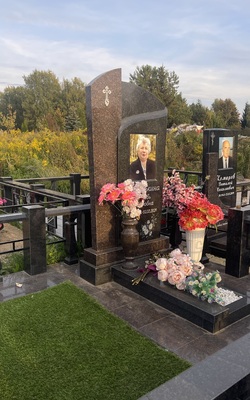 Эксклюзивный памятник сложной формы